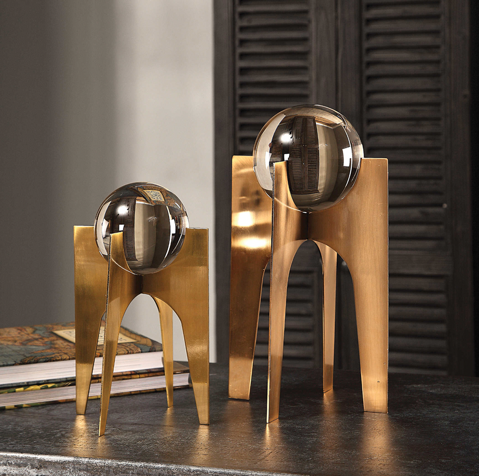 Crystal Ball Golden Stand