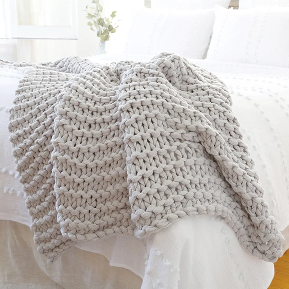 EXTRA CHUNKY THROW-SILVER